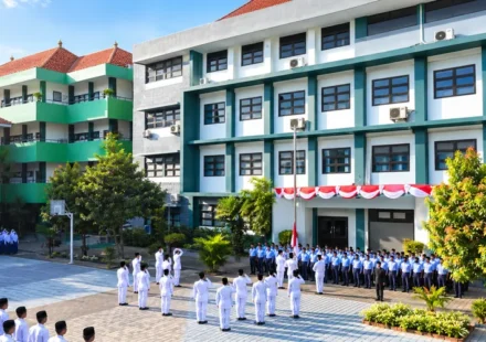 SMA Luqman Al Hakim Surabaya: Pendidikan Integral Berbasis Tauhid untuk Menyiapkan Generasi Unggul