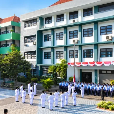 SMA Luqman Al Hakim Surabaya: Pendidikan Integral Berbasis Tauhid untuk Menyiapkan Generasi Unggul